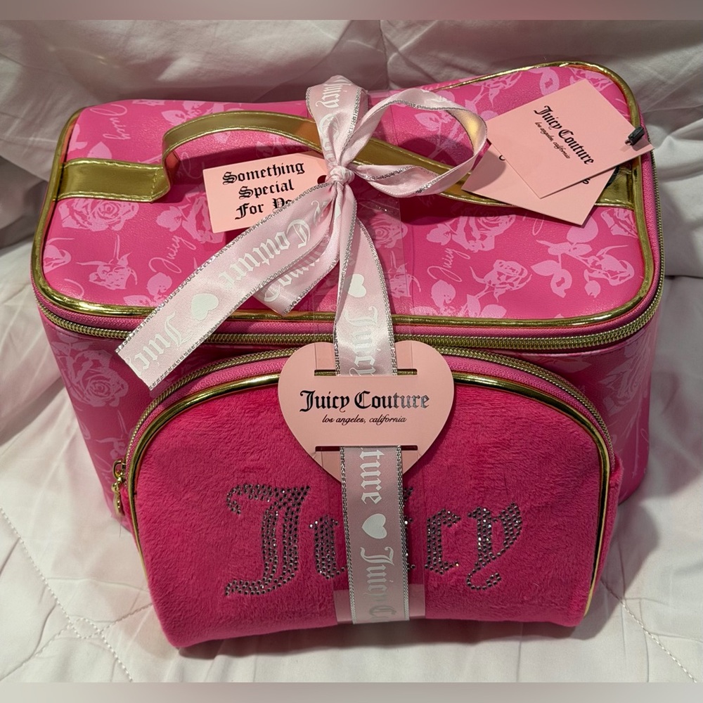 Juicy Couture Pink Cosmetic Bag- 2 Pack Gift Set With Extras! Nwts